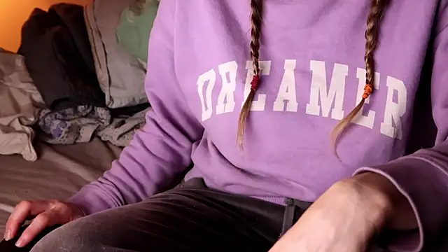 Snapshot of xxpixeyxx chatting on 03.07.25 xxpixeyxx online show from 03.07.25