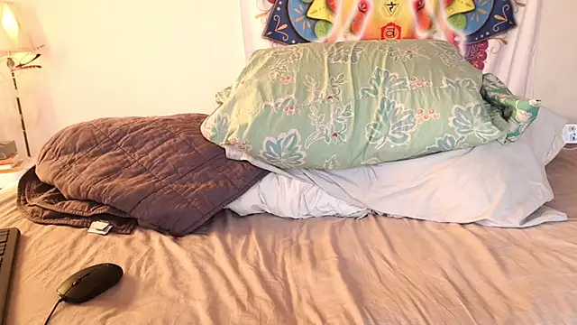 Snapshot of xxpixeyxx chatting on 03.10.25 xxpixeyxx online show from 03.10.25