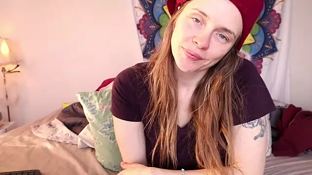 Snapshot of xxpixeyxx chatting on 03.12.25 xxpixeyxx online show from 03.12.25