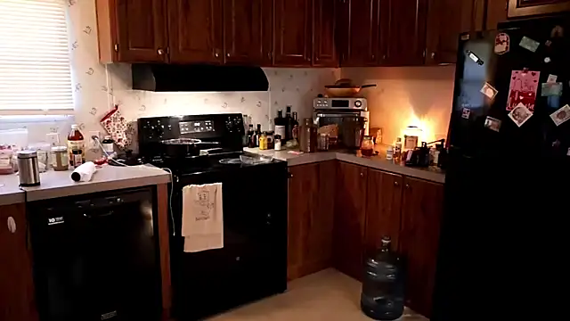 Snapshot of xxpixeyxx chatting on 09.11.25 xxpixeyxx online show from 09.11.25