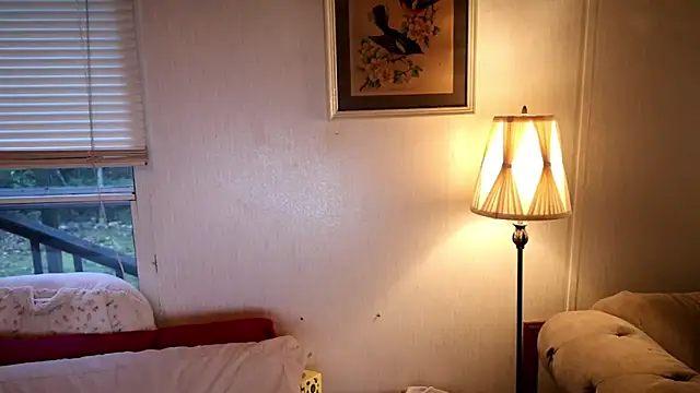 Snapshot of xxpixeyxx chatting on 10.20.25 xxpixeyxx online show from 10.20.25