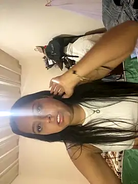 Snapshot of laila044 chatting on 10.24.25 laila044 online show from 10.24.25