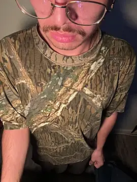 Snapshot of demonslayerr999 chatting on 12.21.24 demonslayerr999 online show from 12.21.24