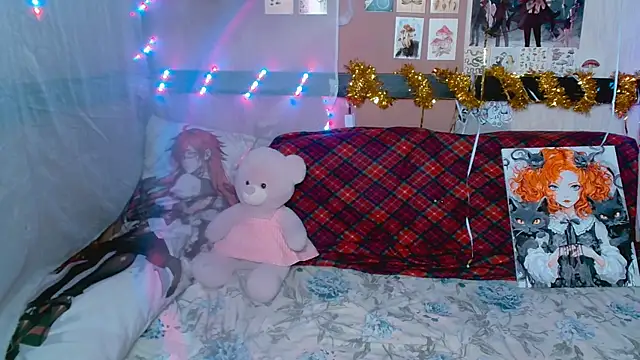 Usagi Blush  online show from 12.14.24