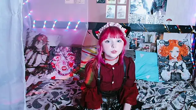Usagi Blush  online show from 02.02.25