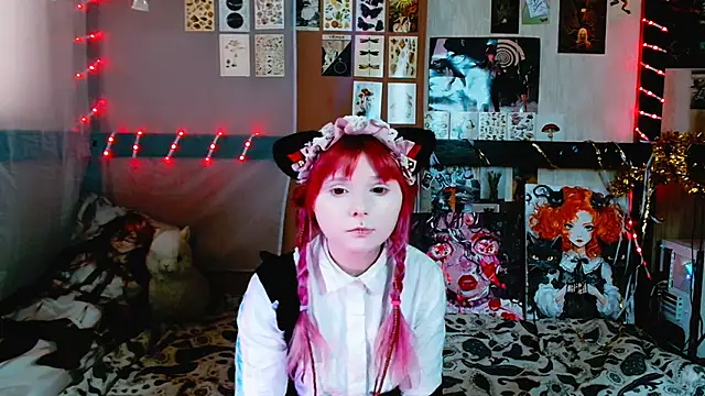Usagi Blush  online show from 02.22.25