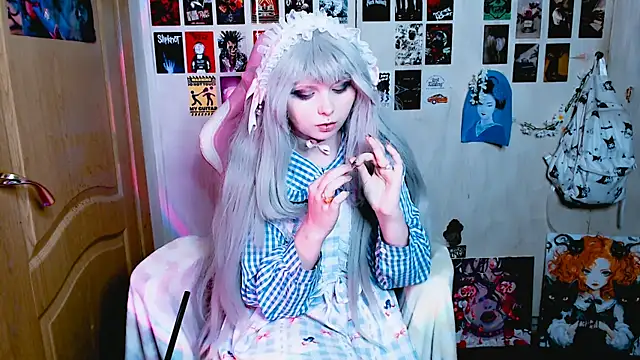Usagi Blush  online show from 09.17.25