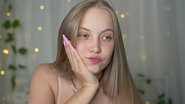 Snapshot of _Appr0ved_ chatting on 12.03.24 Appr0ved online show from 12.03.24