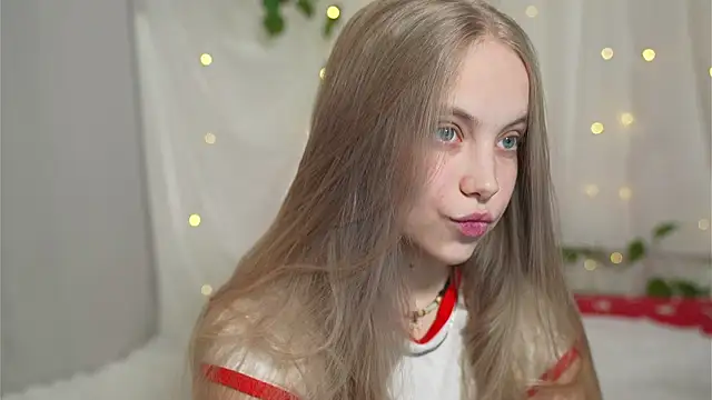 Snapshot of _Appr0ved_ chatting on 12.22.24 Appr0ved online show from 12.22.24