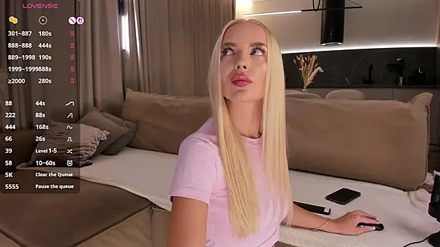 Snapshot of eva_m1racle_ chatting on 11.02.25 eva m1racle online show from 11.02.25