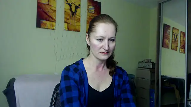 Snapshot of AmellyGrand chatting on 12.16.24 AmellyGrand online show from 12.16.24