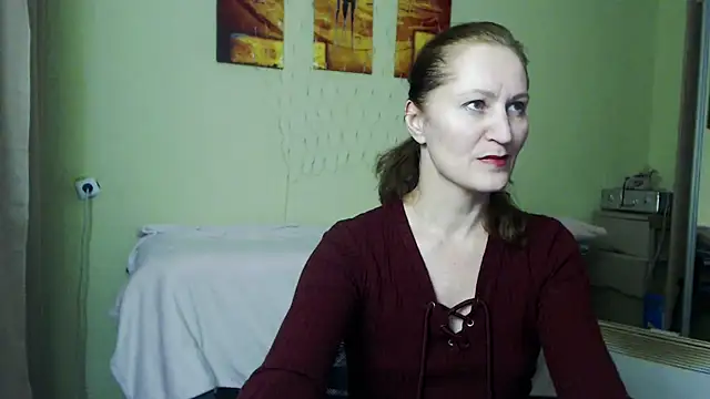 Snapshot of AmellyGrand chatting on 12.18.24 AmellyGrand online show from 12.18.24