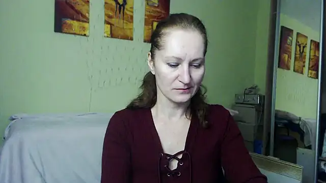 Snapshot of AmellyGrand chatting on 12.19.24 AmellyGrand online show from 12.19.24