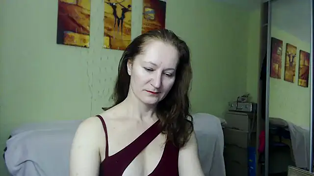 Snapshot of AmellyGrand chatting on 12.19.24 AmellyGrand online show from 12.19.24