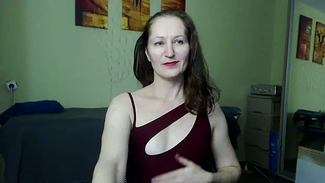 Snapshot of AmellyGrand chatting on 12.19.24 AmellyGrand online show from 12.19.24