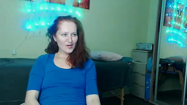 Snapshot of AmellyGrand chatting on 12.27.24 AmellyGrand online show from 12.27.24