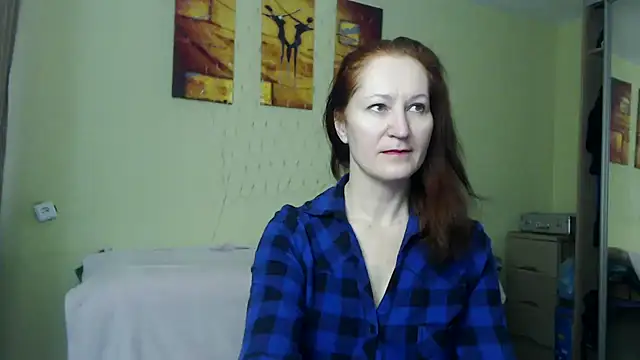 Snapshot of AmellyGrand chatting on 12.28.24 AmellyGrand online show from 12.28.24