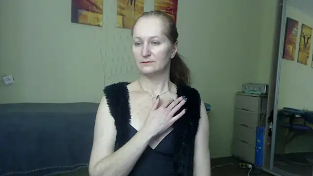 Snapshot of AmellyGrand chatting on 01.16.25 AmellyGrand online show from 01.16.25