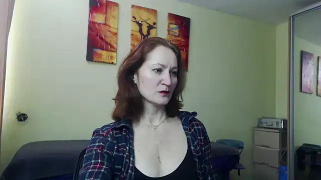 Snapshot of AmellyGrand chatting on 02.17.25 AmellyGrand online show from 02.17.25