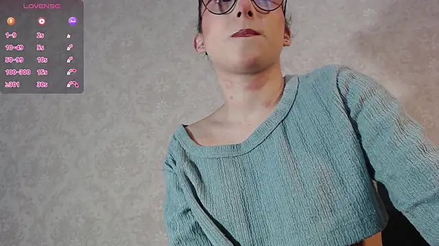 Snapshot of little__amy_ chatting on 11.13.25 little amy online show from 11.13.25