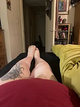 Snapshot of  chatting on 09.30.25  online show from 09.30.25