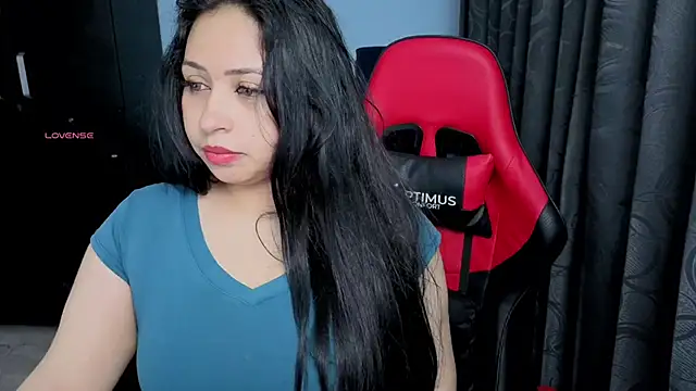 Snapshot of charlotee_lovee69 chatting on 10.03.25 charlotee lovee69 online show from 10.03.25