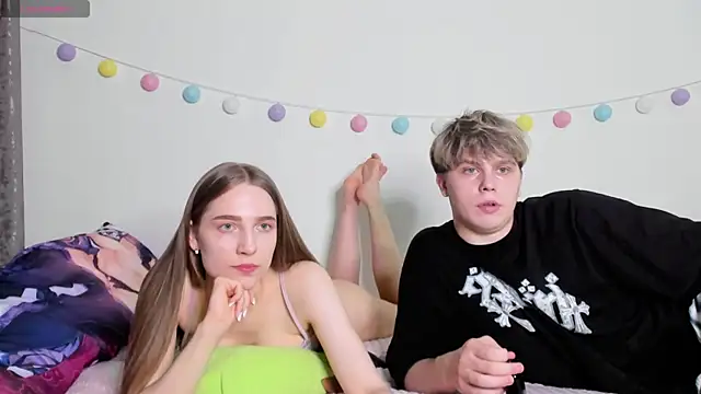 Emily and Ilumi online show from 12.21.24