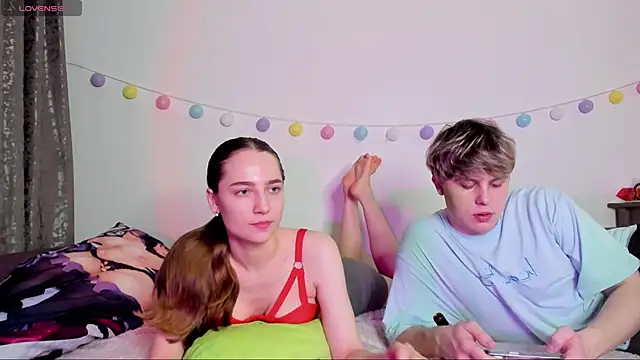 Emily and Ilumi online show from 12.26.24