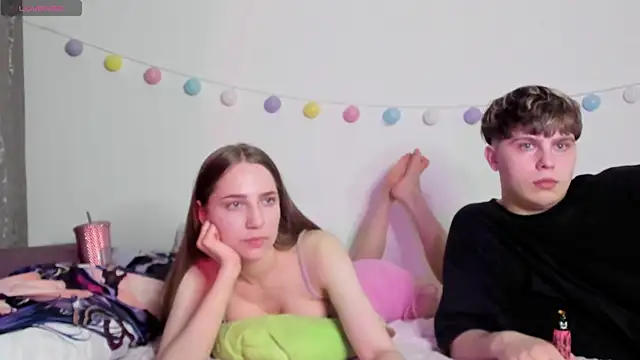 Emily and Ilumi online show from 01.04.25