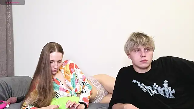 Emily and Ilumi online show from 09.25.25