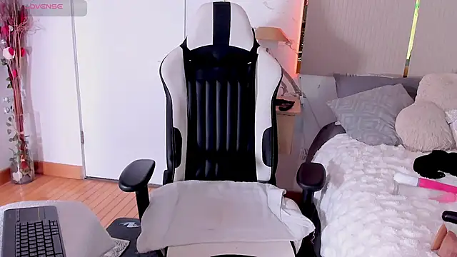 Jadeh Williams02 online show from 11.09.25