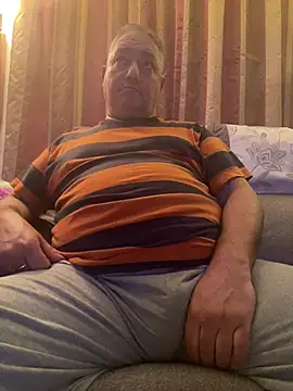 Snapshot of Russirayu chatting on 02.17.26 Russirayu online show from 02.17.26