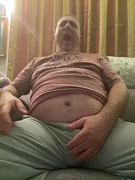 Snapshot of Russirayu chatting on 02.19.26 Russirayu online show from 02.19.26