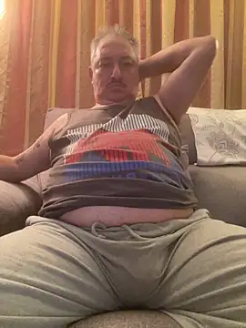 Snapshot of Russirayu chatting on 05.17.26 Russirayu online show from 05.17.26