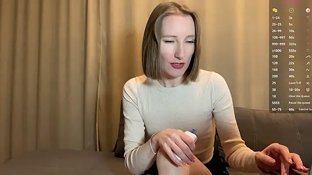 Snapshot of MonikaBos chatting on 02.24.25 MonikaBos online show from 02.24.25