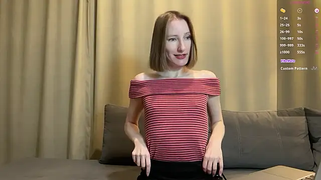 Snapshot of MonikaBos chatting on 03.12.25 MonikaBos online show from 03.12.25