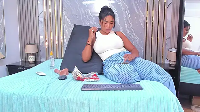 CiaraHarris online show from 02.08.25