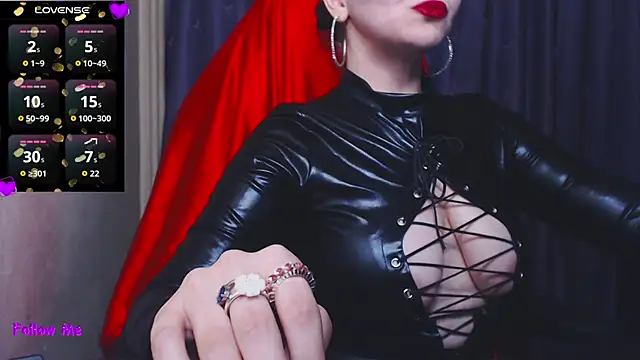 Snapshot of mia-joy chatting on 10.02.25 mia-joy online show from 10.02.25