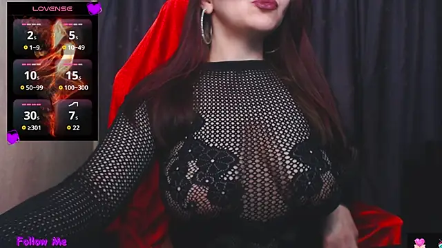 Snapshot of mia-joy chatting on 10.20.25 mia-joy online show from 10.20.25