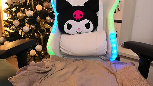 EveEvian online show from 12.23.24