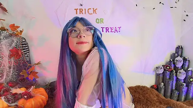 Snapshot of Cloe_Leee chatting on 10.19.25 Cloe Leee online show from 10.19.25