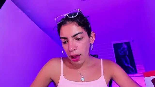 Snapshot of Alahia_Rodriguez chatting on 02.12.25 Alahia Rodriguez online show from 02.12.25