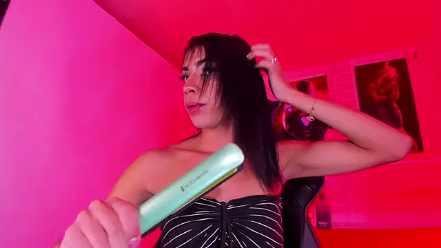 Snapshot of Alahia_Rodriguez chatting on 02.18.25 Alahia Rodriguez online show from 02.18.25