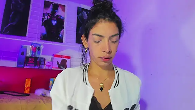 Snapshot of Alahia_Rodriguez chatting on 03.19.25 Alahia Rodriguez online show from 03.19.25