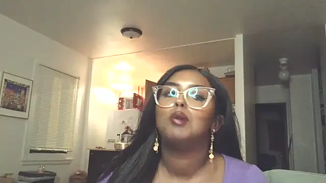 Snapshot of SiminFox chatting on 09.09.25 SiminFox online show from 09.09.25