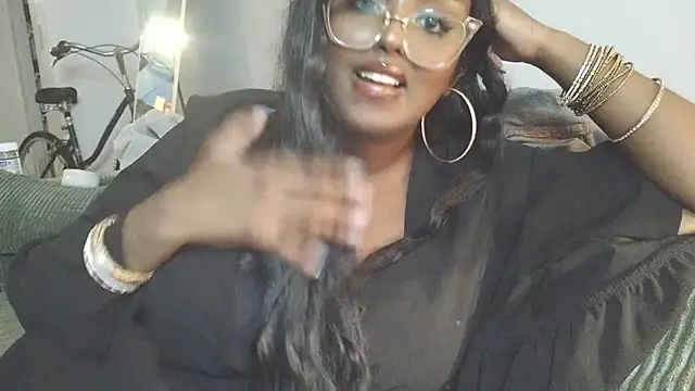 Snapshot of SiminFox chatting on 09.21.25 SiminFox online show from 09.21.25