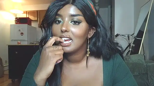 Snapshot of SiminFox chatting on 10.07.25 SiminFox online show from 10.07.25