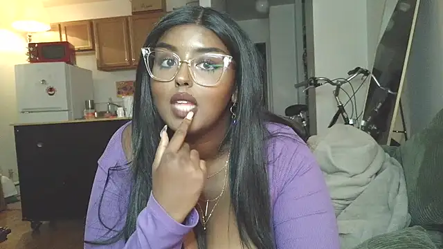 Snapshot of SiminFox chatting on 10.13.25 SiminFox online show from 10.13.25