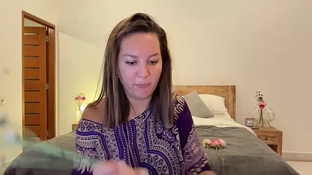 Snapshot of Nelly_Fischer chatting on 09.26.25 Nelly Fischer online show from 09.26.25