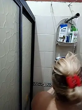 Snapshot of EllisW8 chatting on 02.10.25 EllisW8 online show from 02.10.25